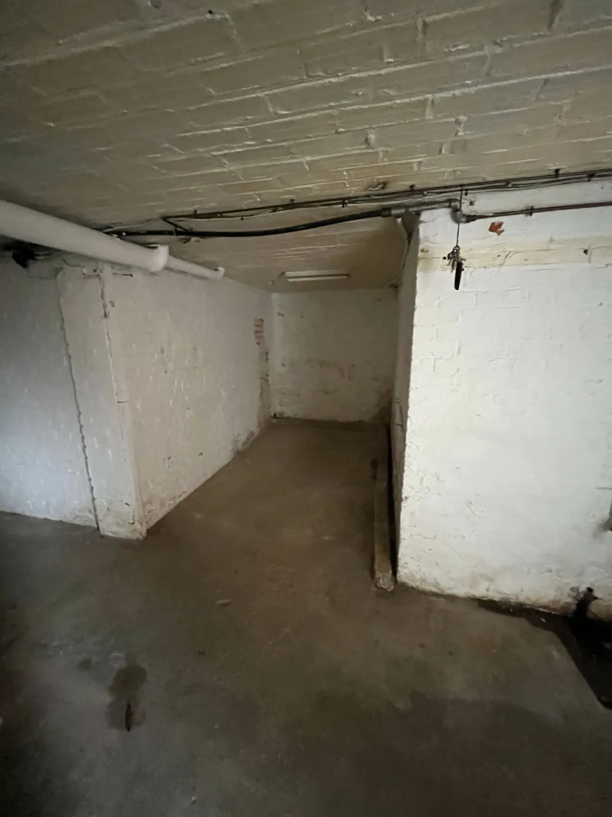 Intérieur vidé et nettoyé après intervention — chantier 11