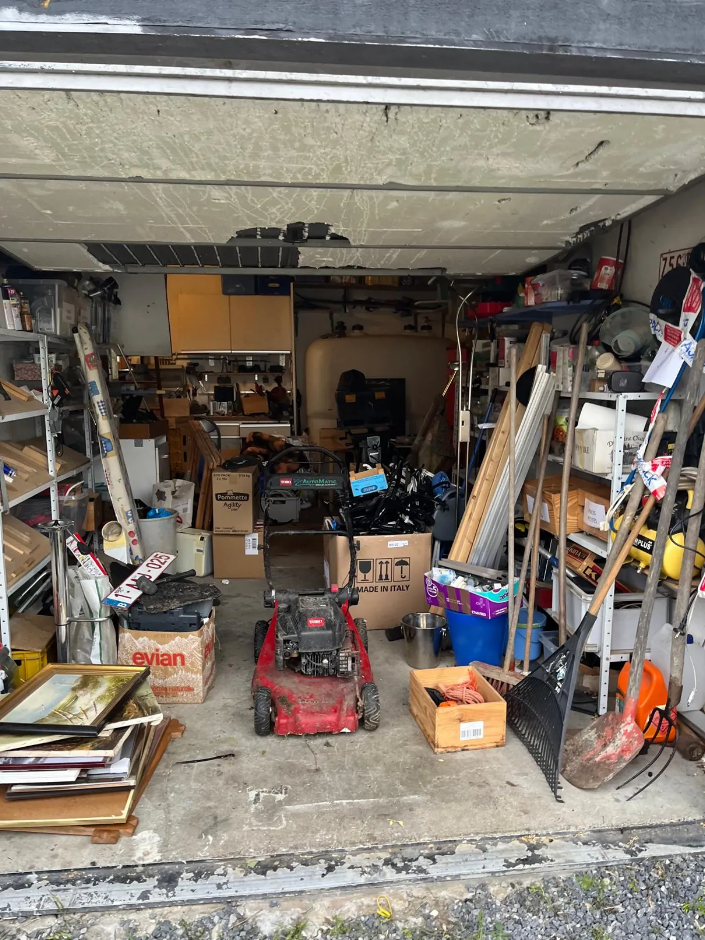 Intérieur meublé avant vide maison — chantier 2