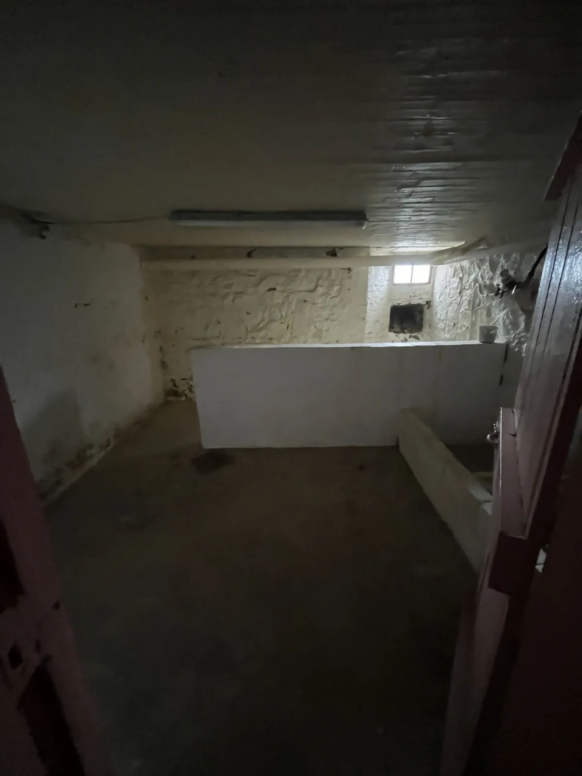 Intérieur vidé et nettoyé après intervention — chantier 9
